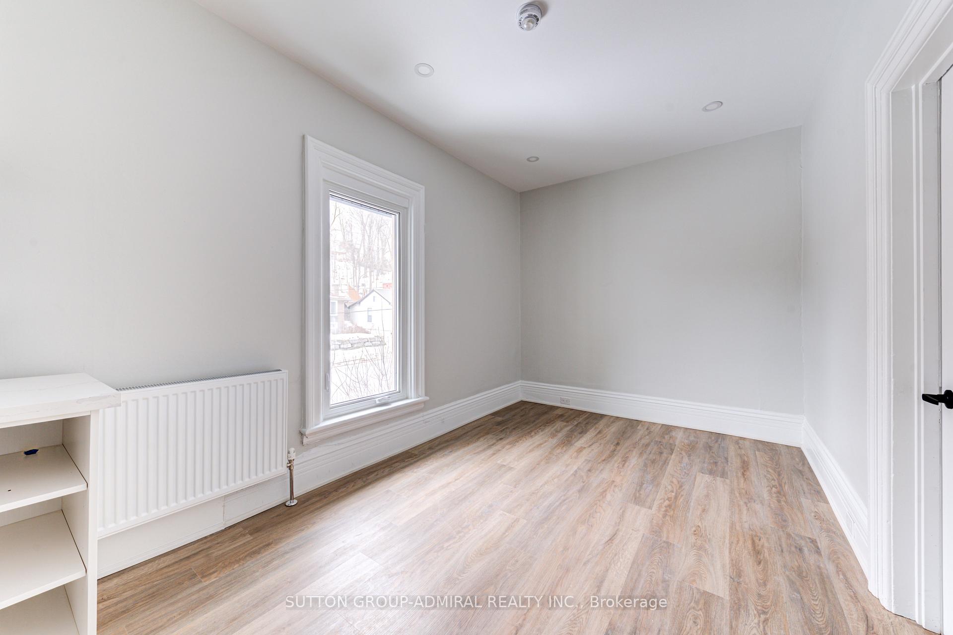 Photo 10 of Unit 2, 167 Collier Street, Barrie, City Centre — HOMEH