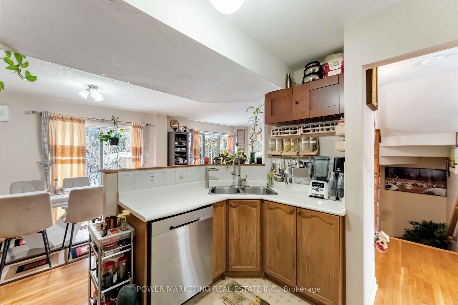 Photo 13 of 2 Armagh Way, Ottawa, Barrhaven - Longfields — HOMEH