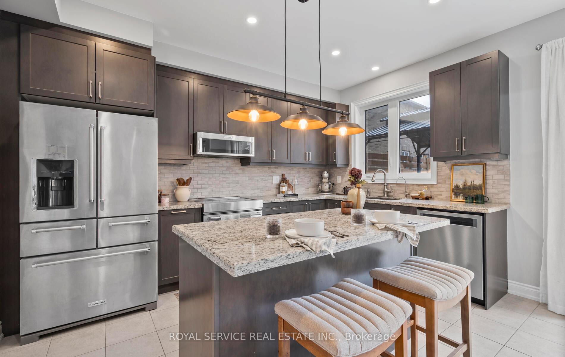 Photo 7 of 189 Douglas Kemp Crescent, Clarington, Bowmanville — HOMEH