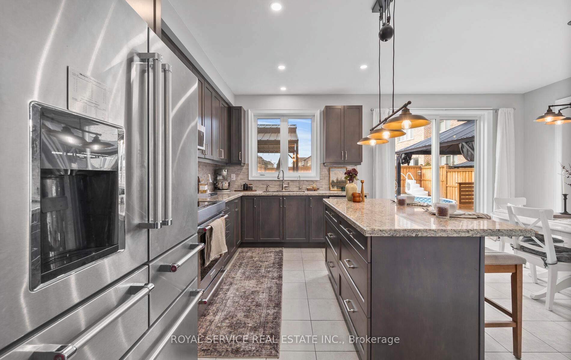 Photo 8 of 189 Douglas Kemp Crescent, Clarington, Bowmanville — HOMEH