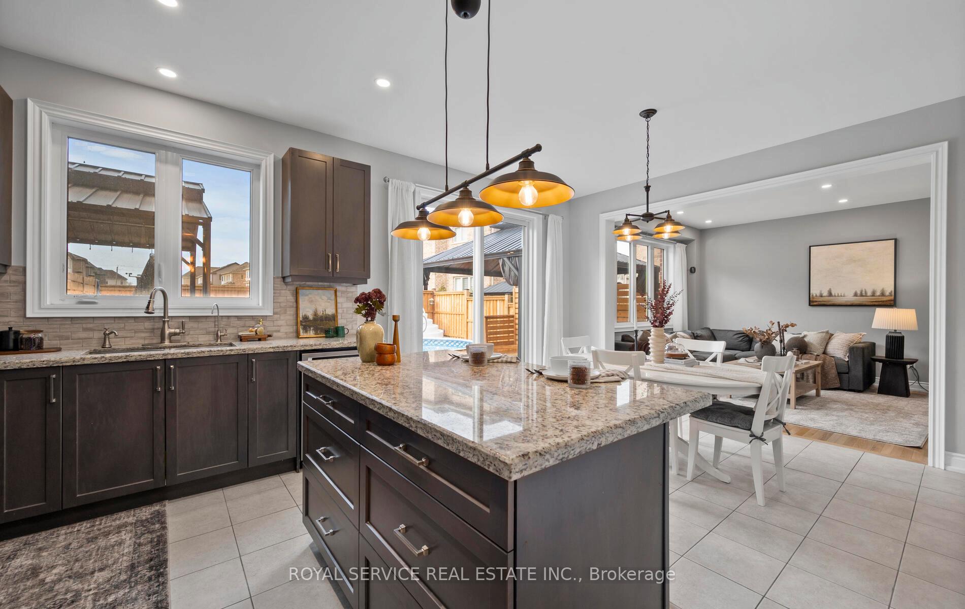 Photo 9 of 189 Douglas Kemp Crescent, Clarington, Bowmanville — HOMEH