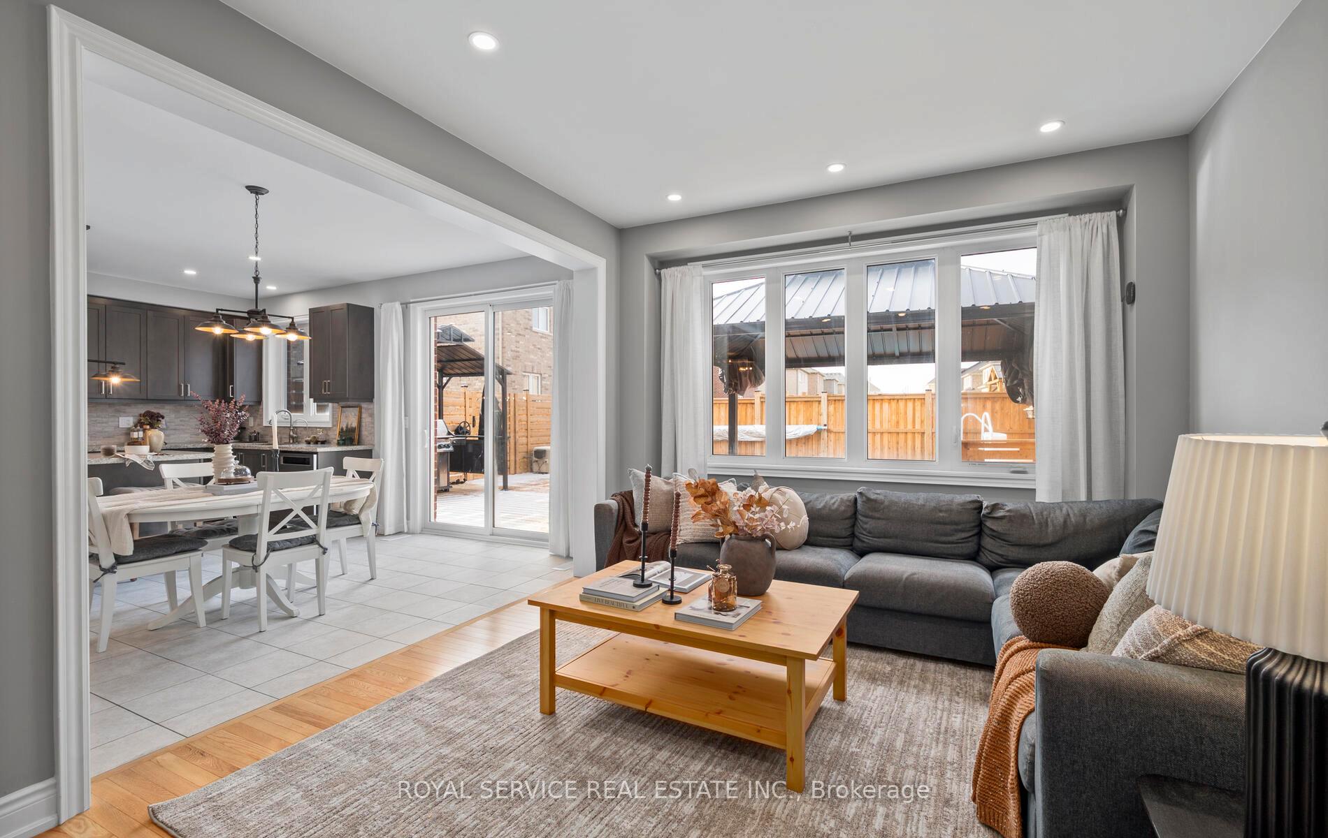 Photo 11 of 189 Douglas Kemp Crescent, Clarington, Bowmanville — HOMEH