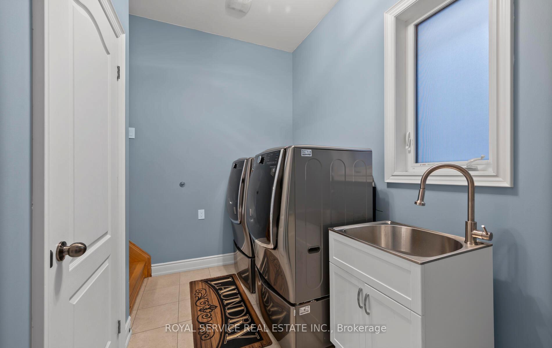 Photo 15 of 189 Douglas Kemp Crescent, Clarington, Bowmanville — HOMEH