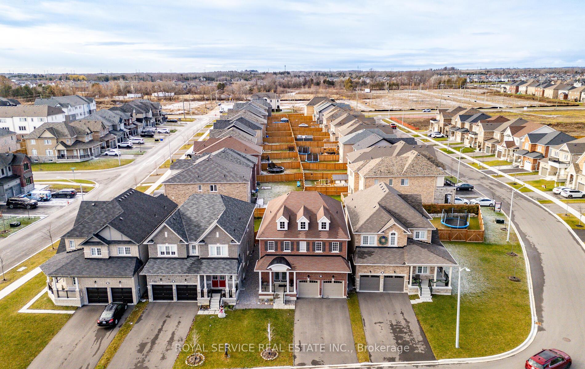 Photo 32 of 189 Douglas Kemp Crescent, Clarington, Bowmanville — HOMEH