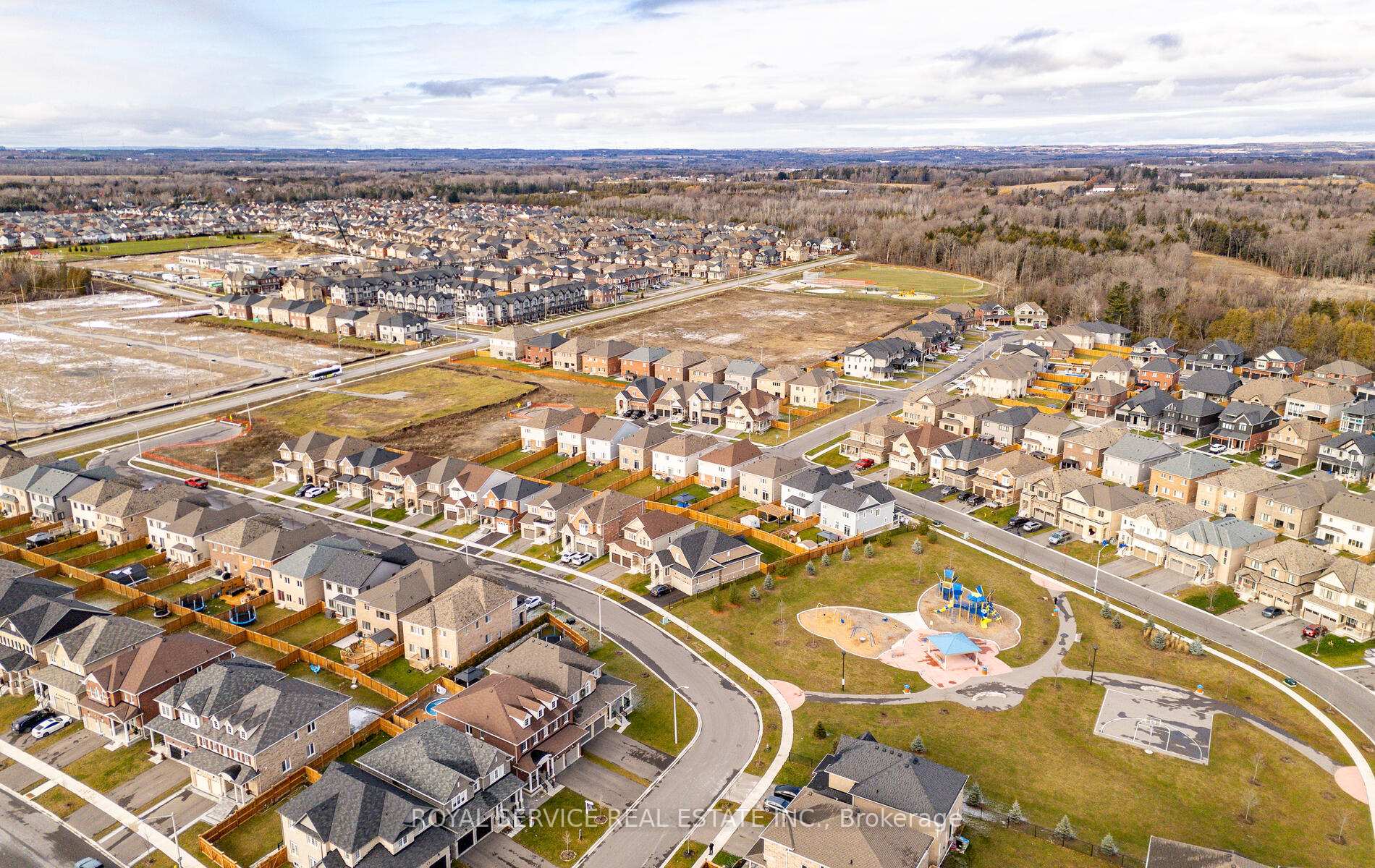 Photo 33 of 189 Douglas Kemp Crescent, Clarington, Bowmanville — HOMEH