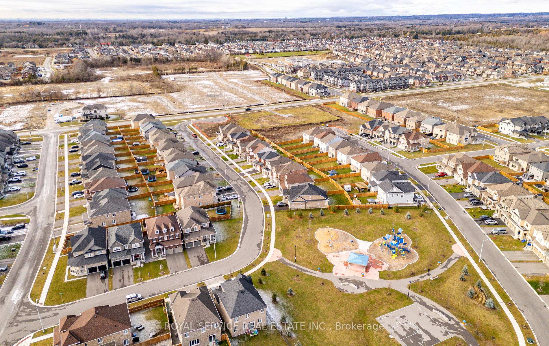 Photo 34 of 189 Douglas Kemp Crescent, Clarington, Bowmanville — HOMEH
