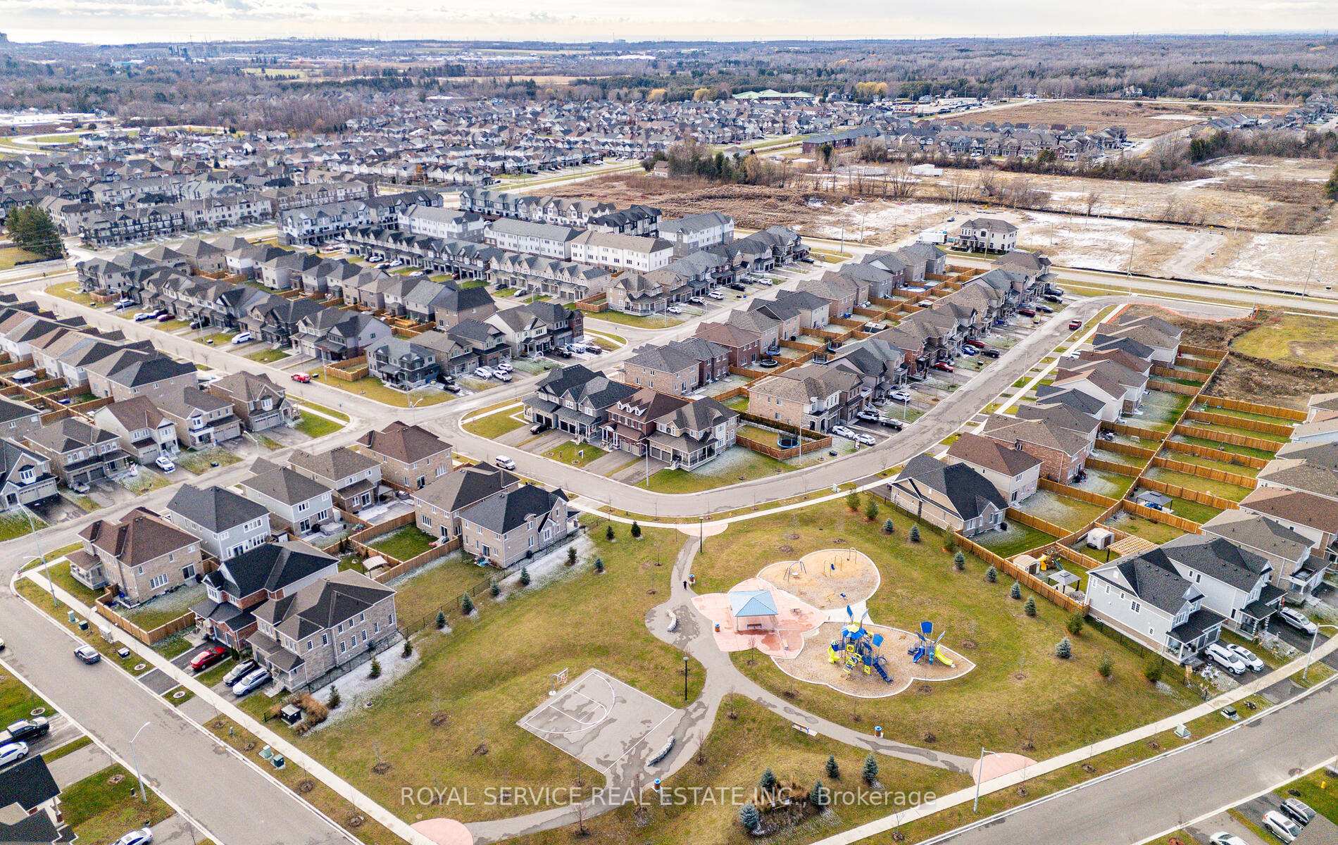 Photo 35 of 189 Douglas Kemp Crescent, Clarington, Bowmanville — HOMEH