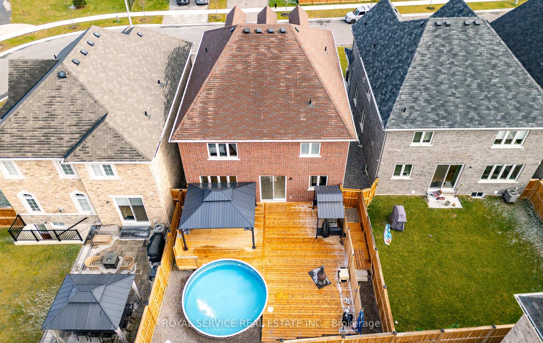 Photo 37 of 189 Douglas Kemp Crescent, Clarington, Bowmanville — HOMEH
