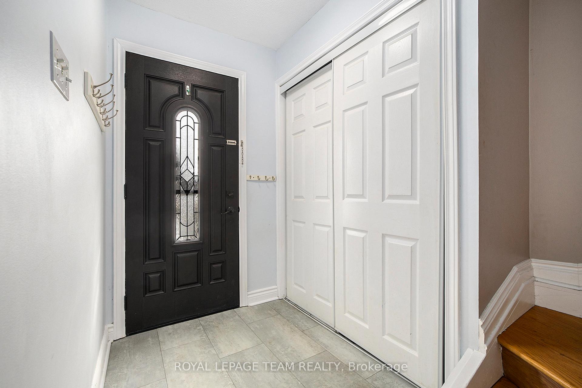 Photo 4 of 11 Foxfield Drive, Ottawa, Barrhaven - Knollsbrook — HOMEH