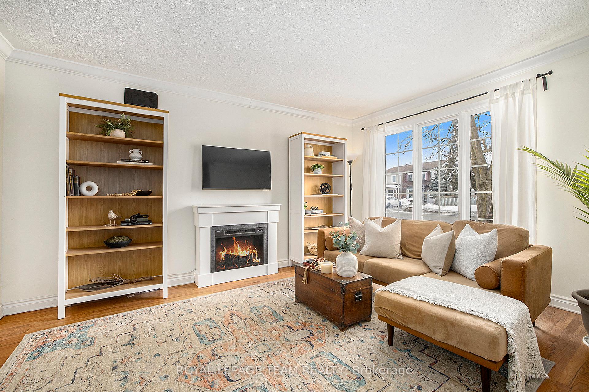 Photo 9 of 11 Foxfield Drive, Ottawa, Barrhaven - Knollsbrook — HOMEH