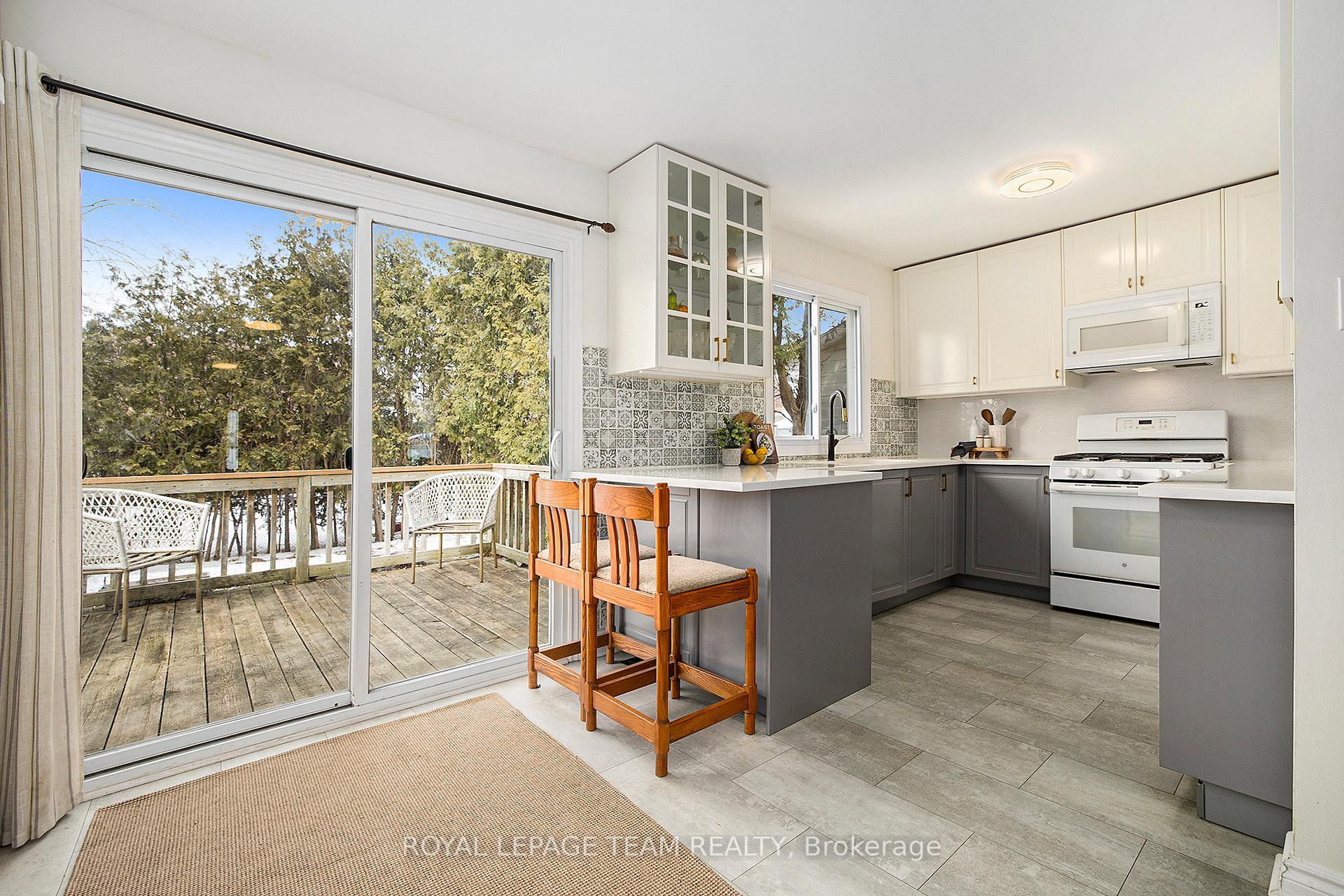 Photo 12 of 11 Foxfield Drive, Ottawa, Barrhaven - Knollsbrook — HOMEH