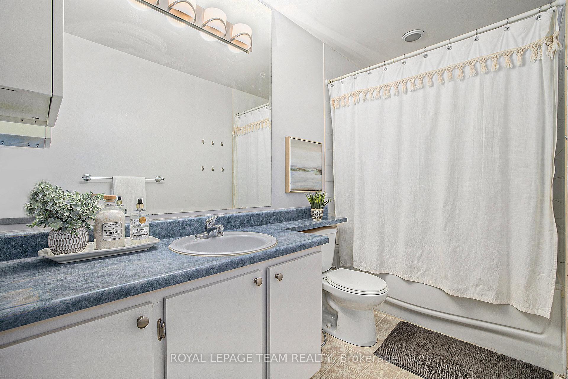 Photo 23 of 11 Foxfield Drive, Ottawa, Barrhaven - Knollsbrook — HOMEH