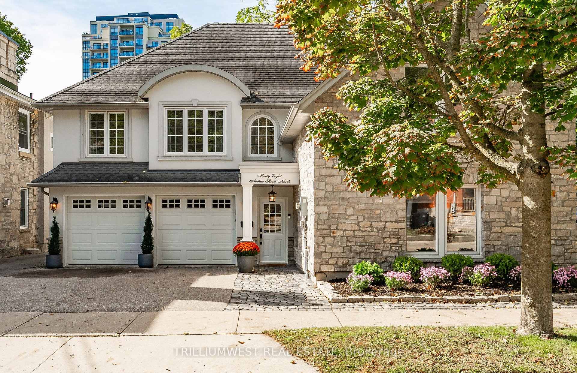 Photo 1 of 38 Arthur Street N, Guelph, St. George's — HOMEH