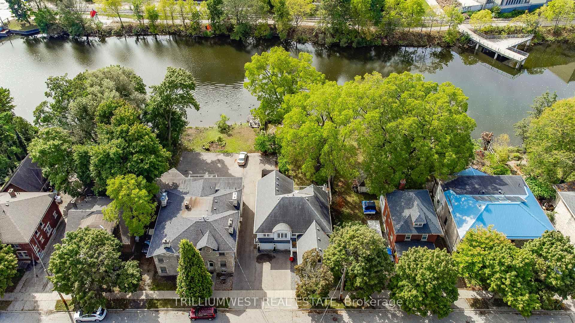 Photo 2 of 38 Arthur Street N, Guelph, St. George's — HOMEH