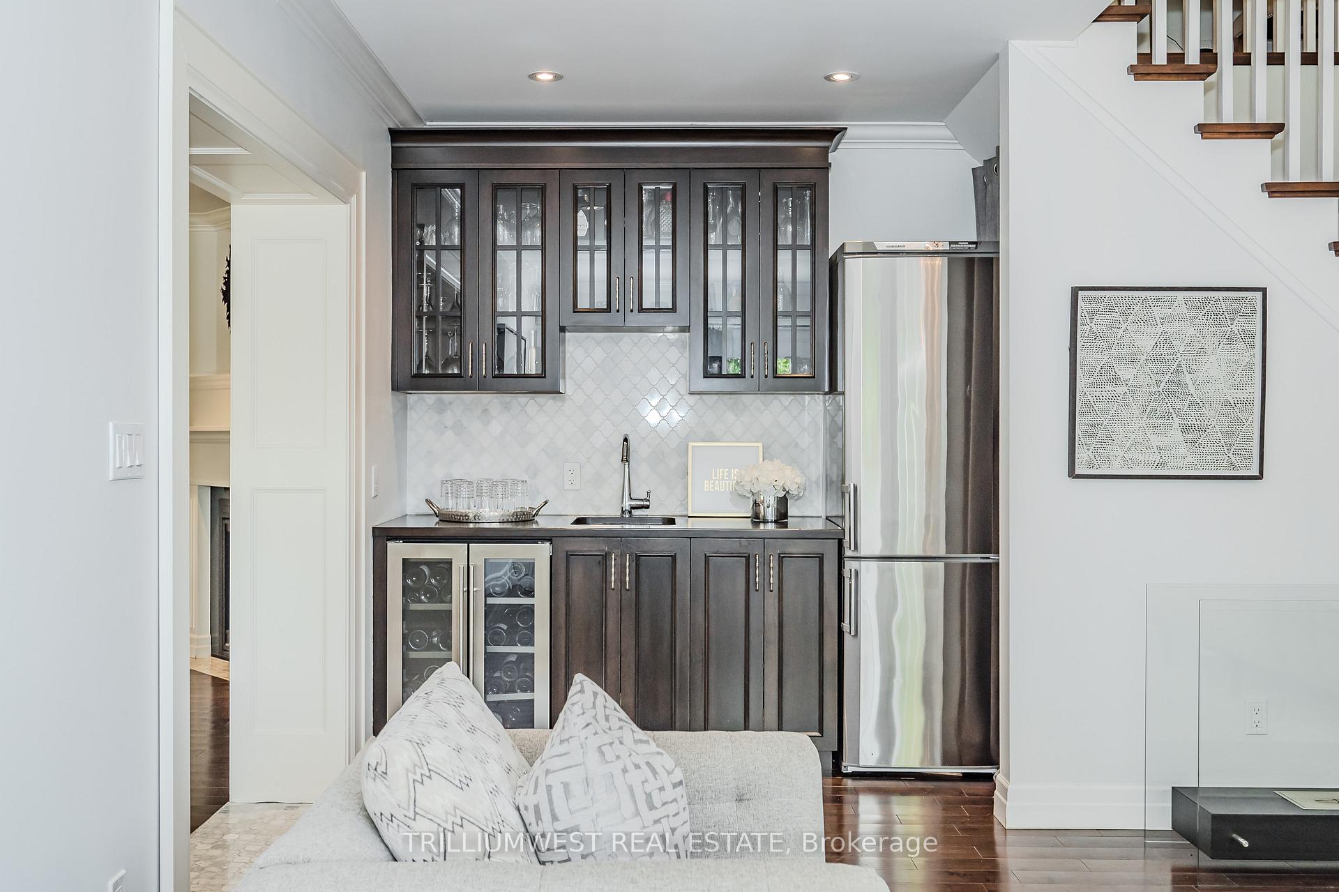 Photo 6 of 38 Arthur Street N, Guelph, St. George's — HOMEH