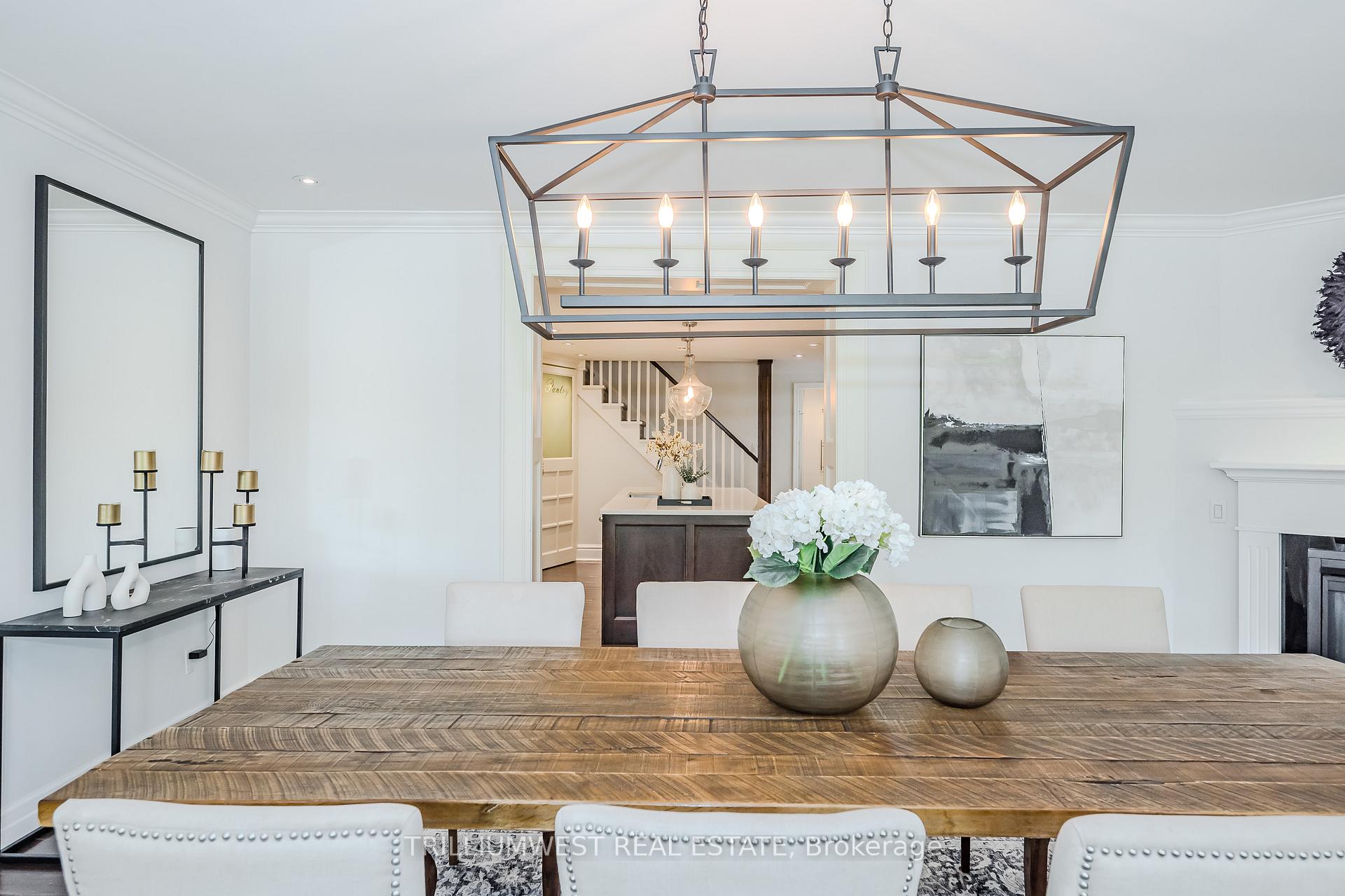 Photo 10 of 38 Arthur Street N, Guelph, St. George's — HOMEH