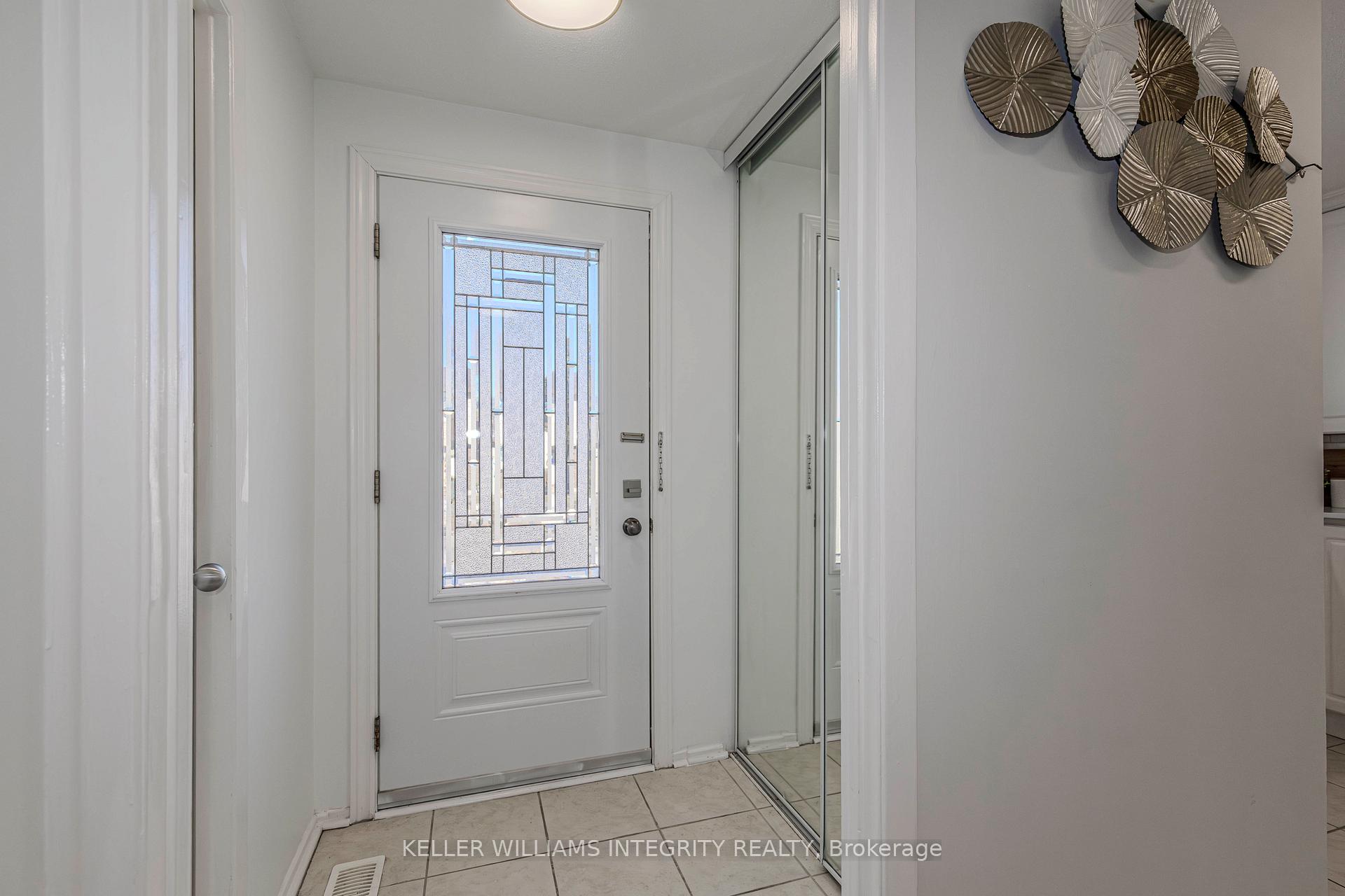 Photo 4 of 29 Whelan Drive, Ottawa, Barrhaven - Pheasant Run — HOMEH