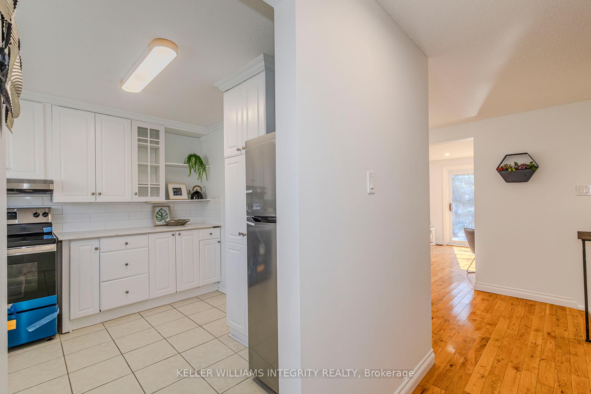 Photo 6 of 29 Whelan Drive, Ottawa, Barrhaven - Pheasant Run — HOMEH