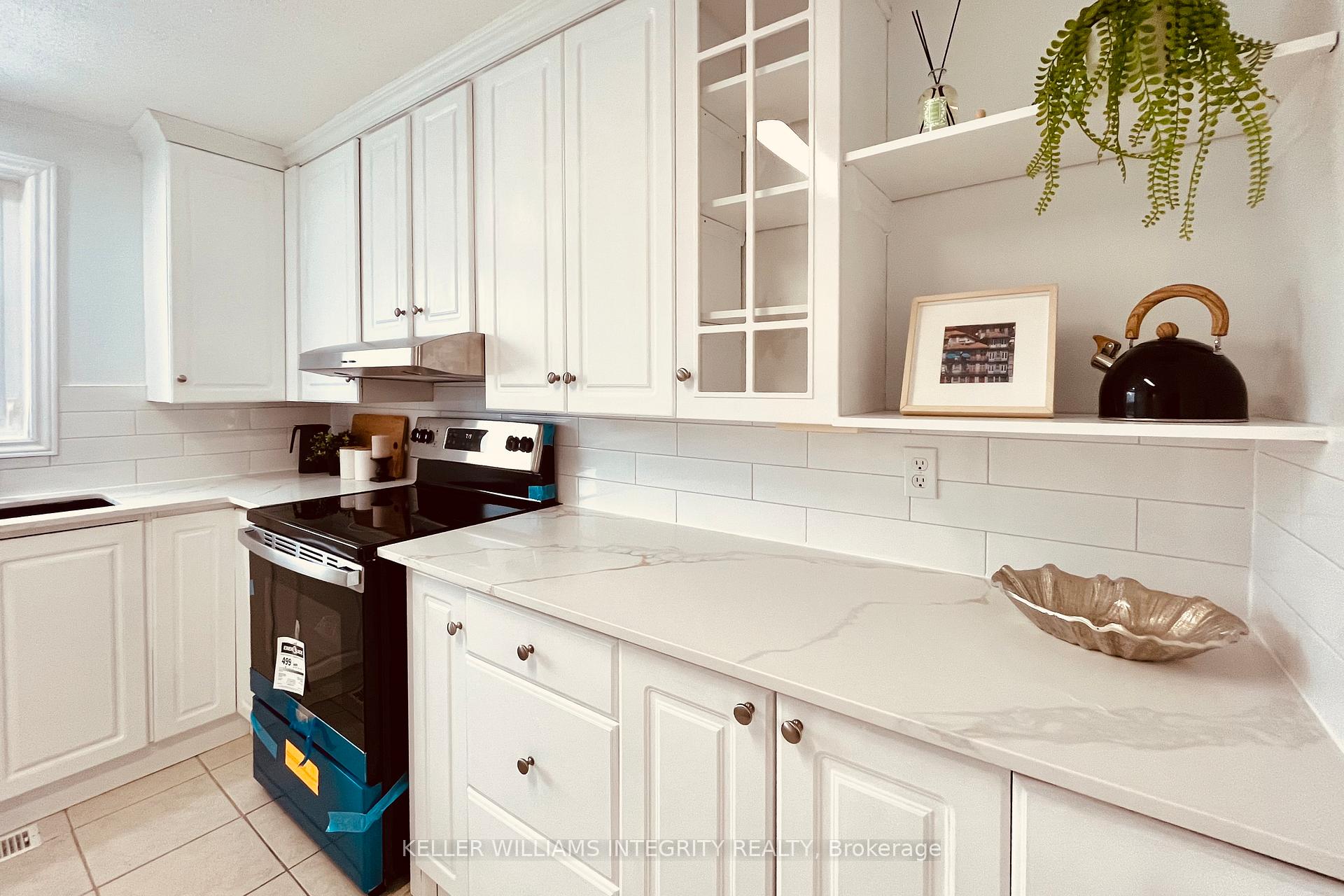 Photo 11 of 29 Whelan Drive, Ottawa, Barrhaven - Pheasant Run — HOMEH