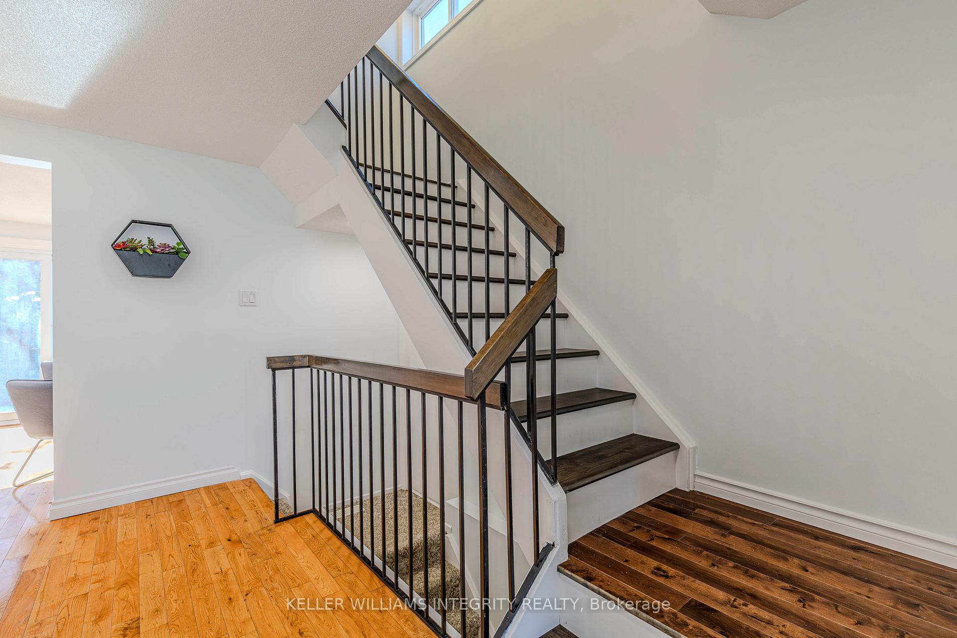 Photo 24 of 29 Whelan Drive, Ottawa, Barrhaven - Pheasant Run — HOMEH