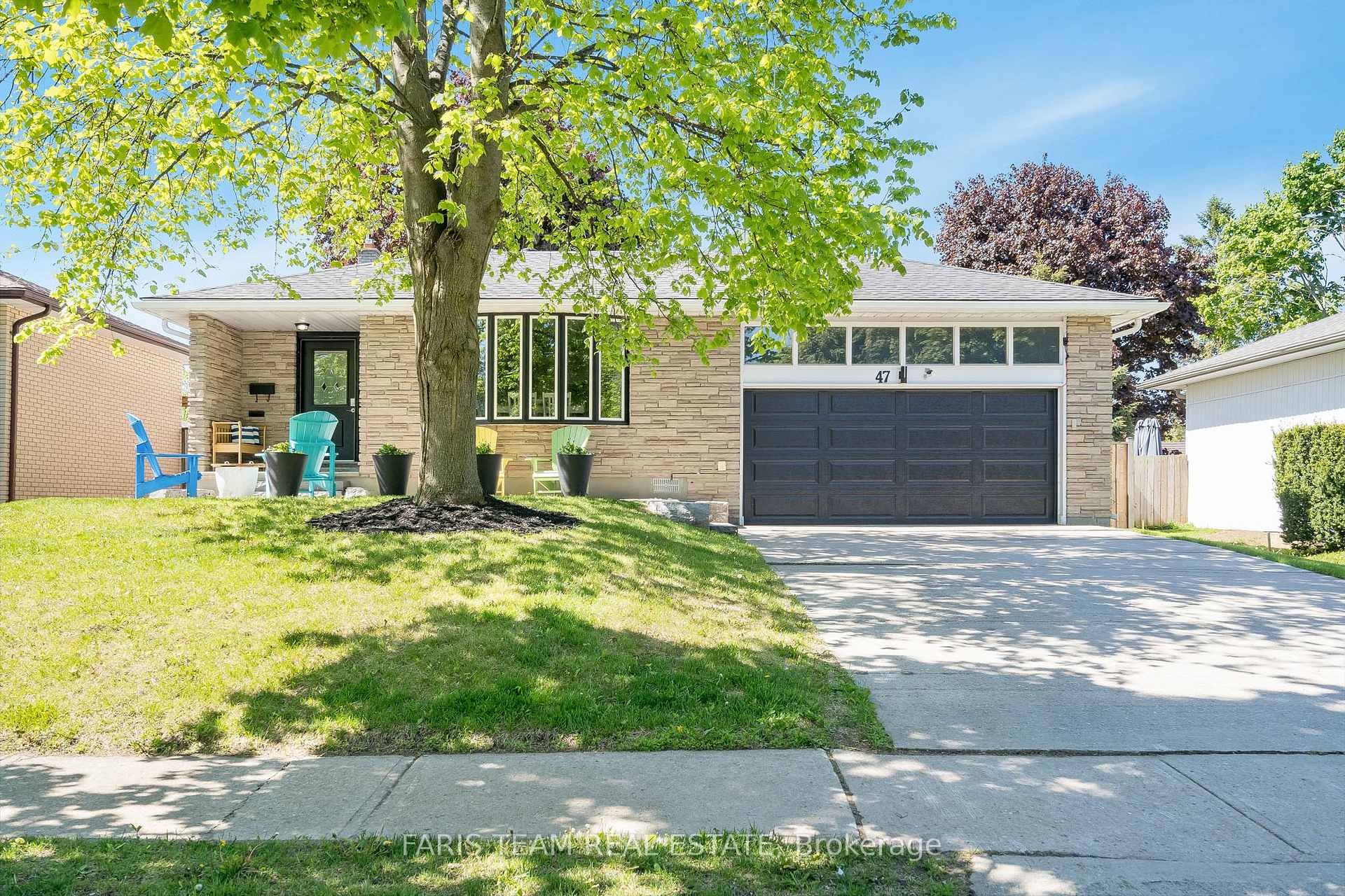 Photo 2 of 47 Springhome Road, Barrie, Allandale Heights — HOMEH