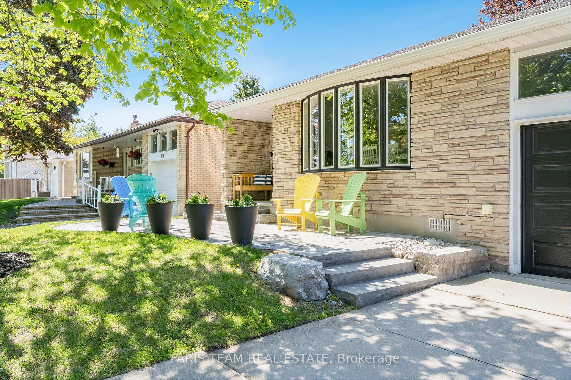 Photo 3 of 47 Springhome Road, Barrie, Allandale Heights — HOMEH