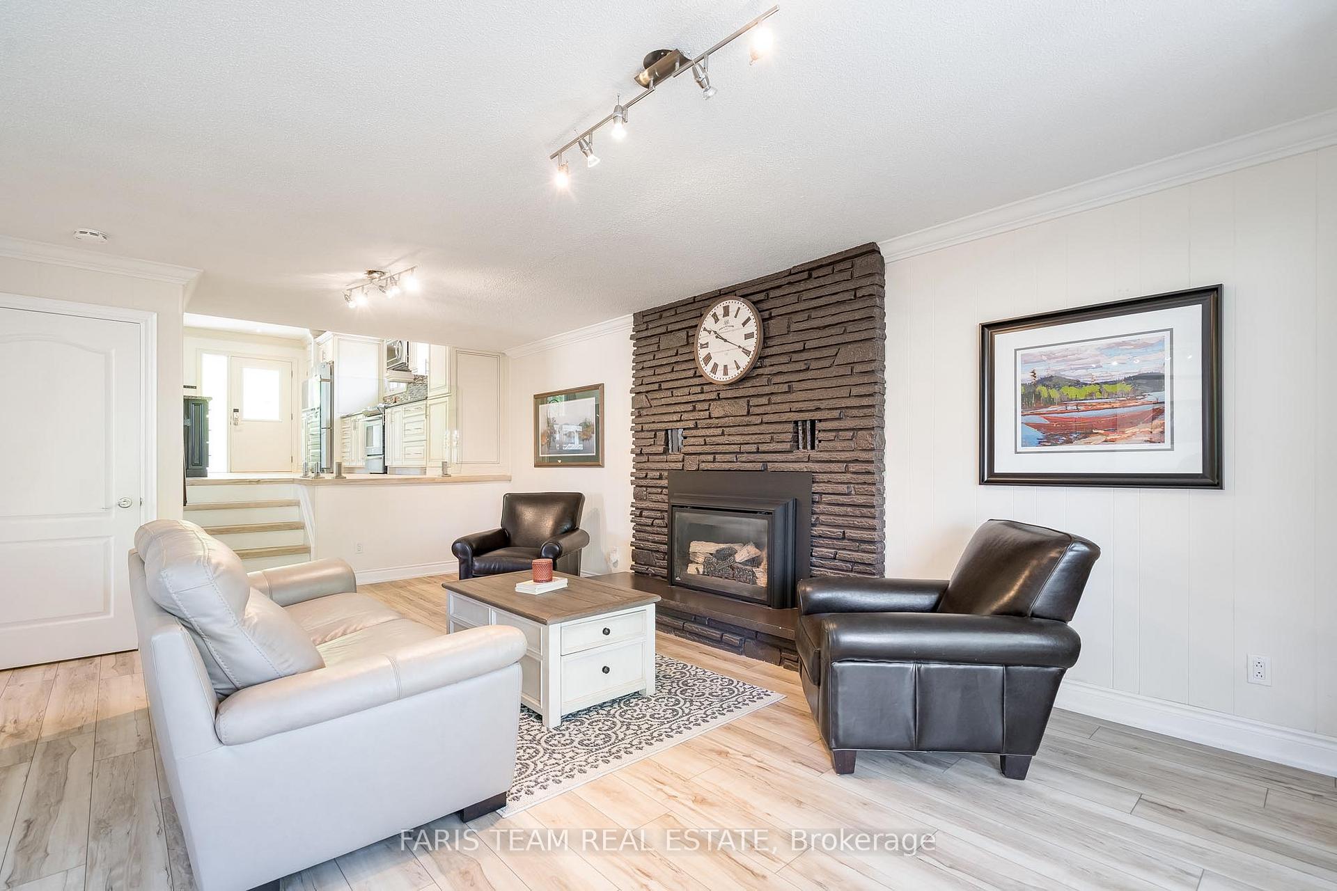 Photo 13 of 47 Springhome Road, Barrie, Allandale Heights — HOMEH