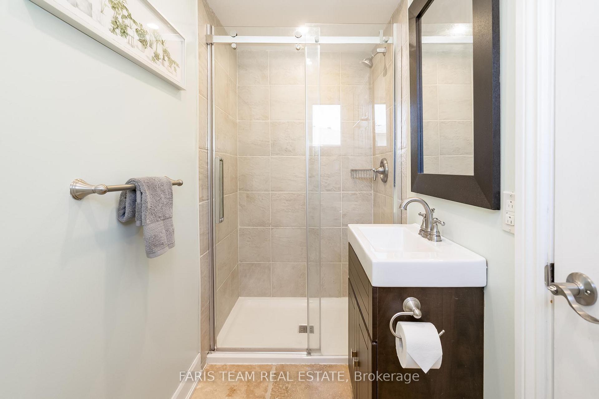 Photo 16 of 47 Springhome Road, Barrie, Allandale Heights — HOMEH