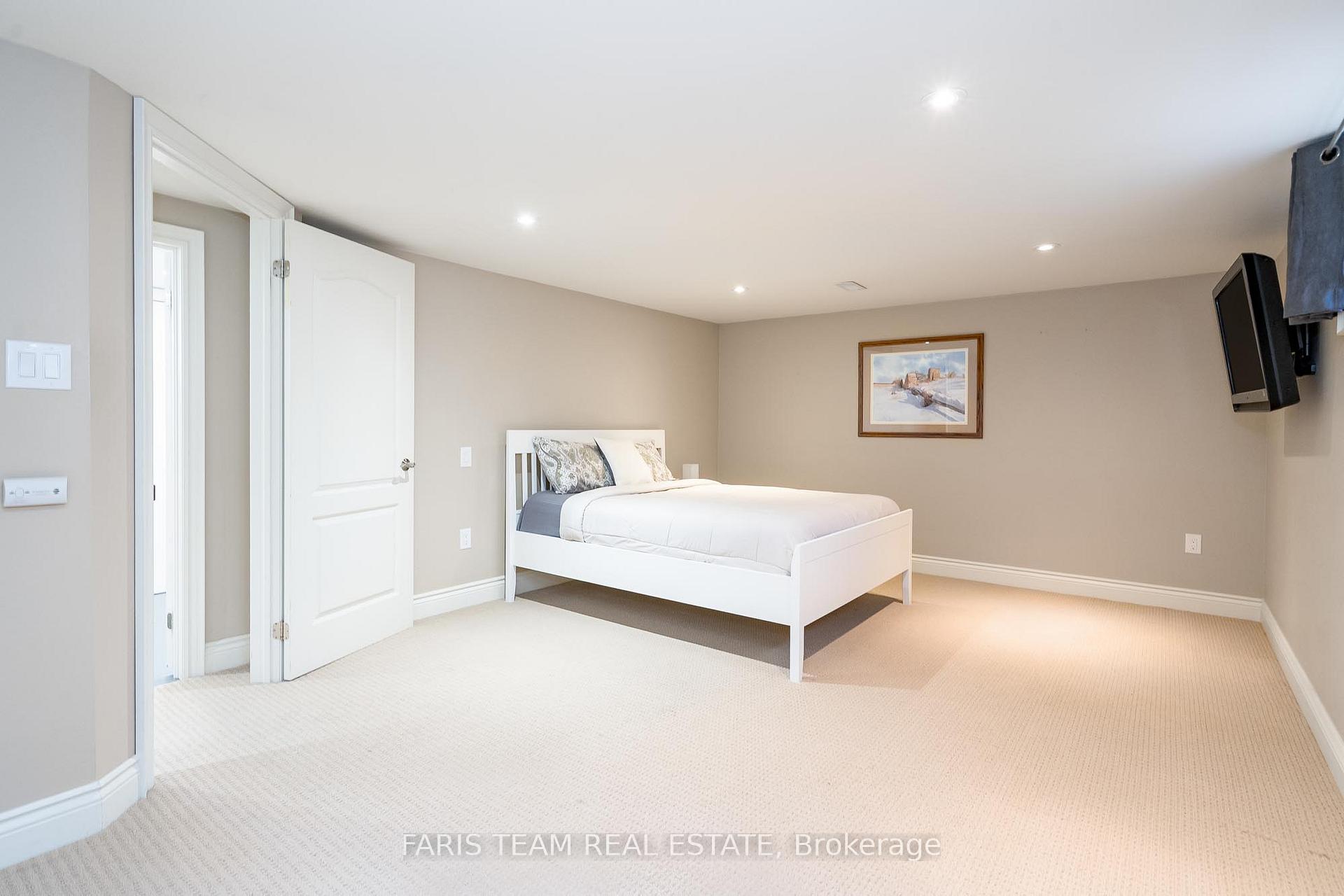 Photo 21 of 47 Springhome Road, Barrie, Allandale Heights — HOMEH
