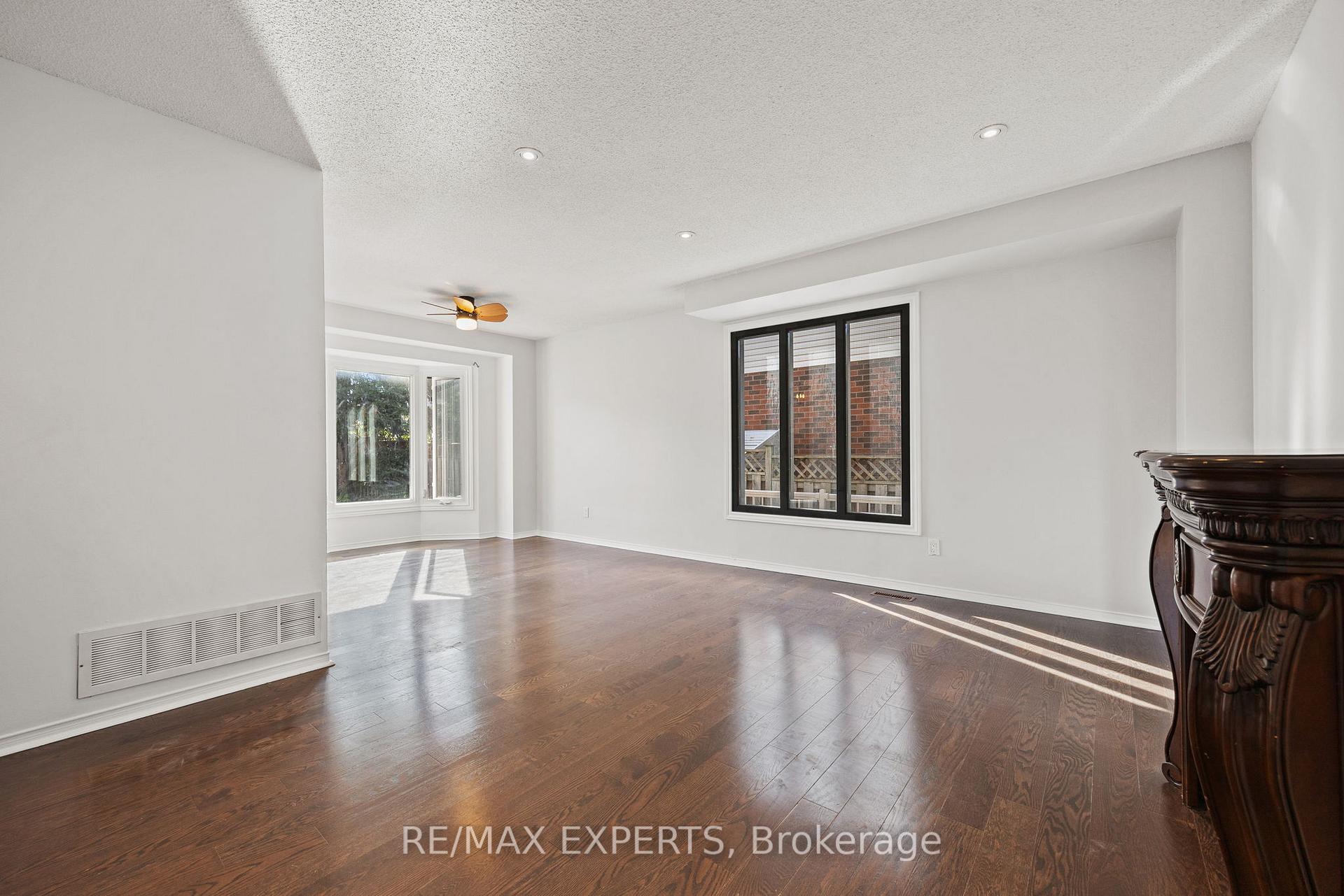 Photo 7 of 67 Burke Main Drive, Barrie, West Bayfield — HOMEH