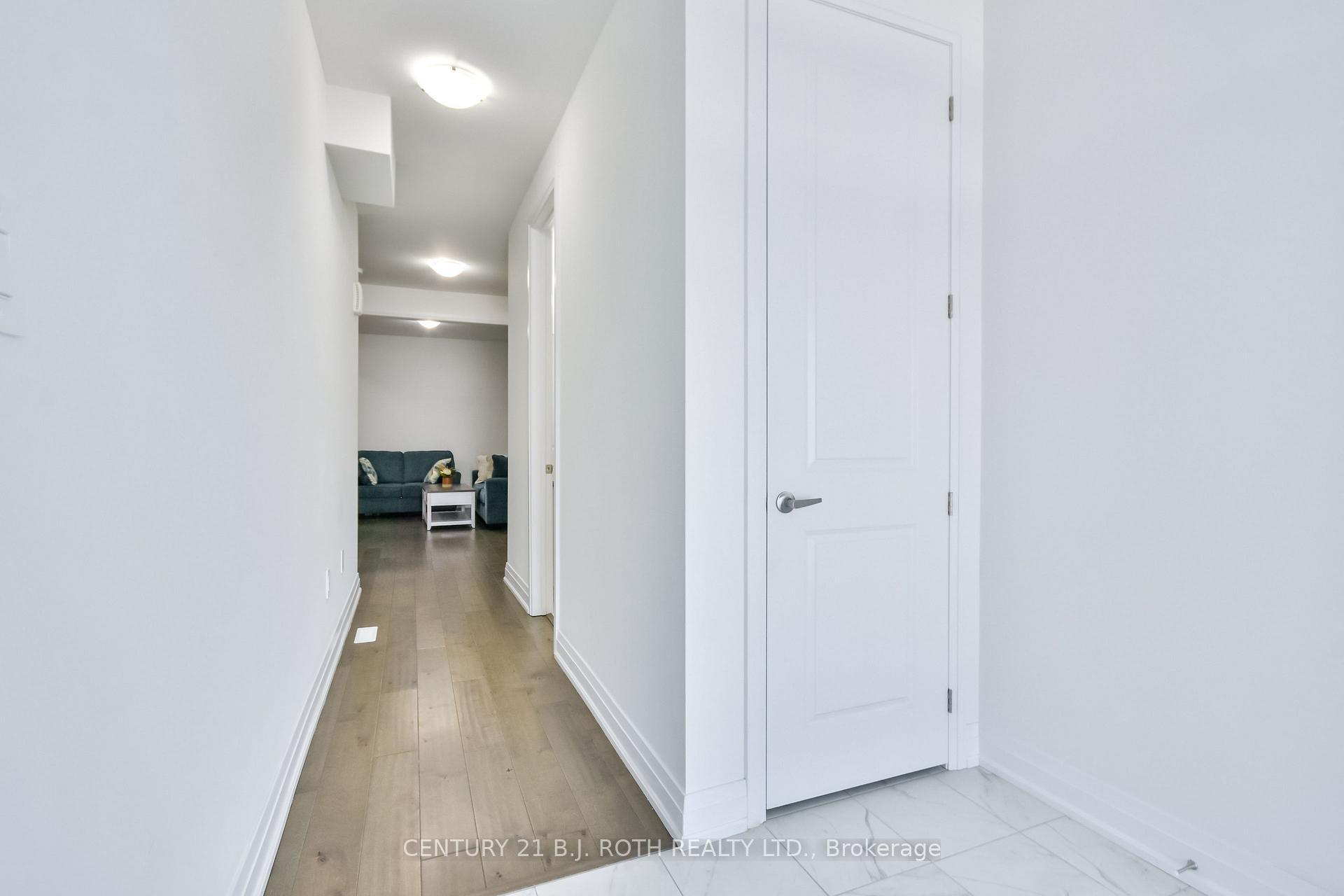 Photo 4 of 130 Franklin Trail, Barrie, Holly — HOMEH