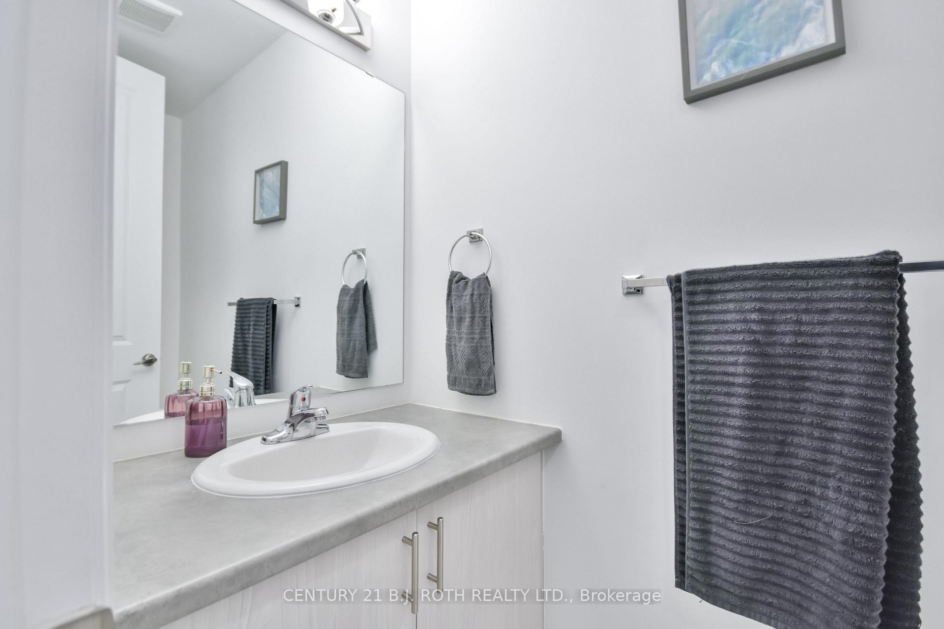 Photo 5 of 130 Franklin Trail, Barrie, Holly — HOMEH