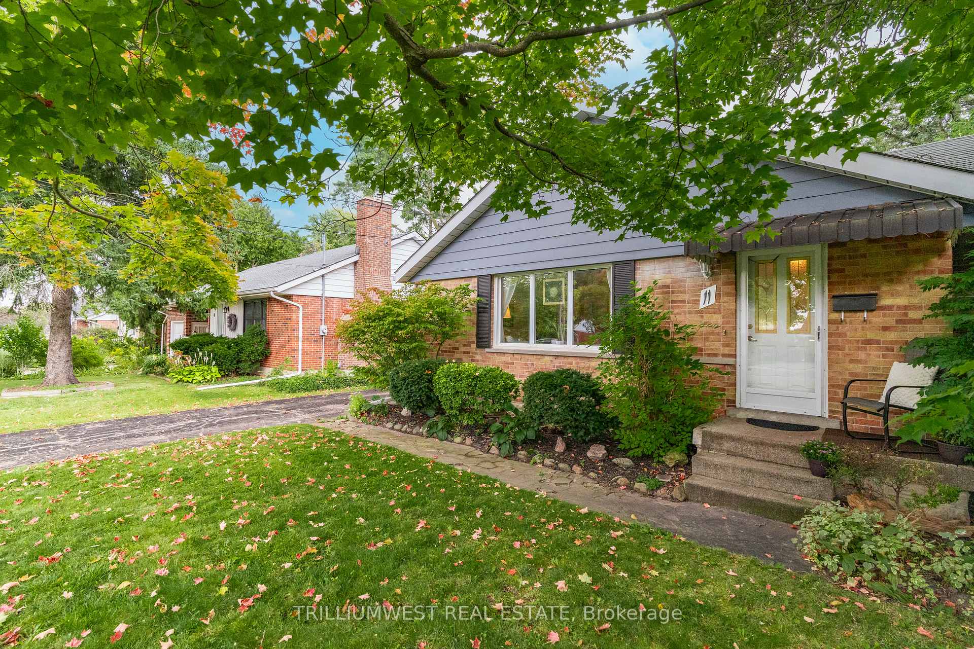 Photo 1 of 11 Cadillac Drive, Guelph, St. George's — HOMEH