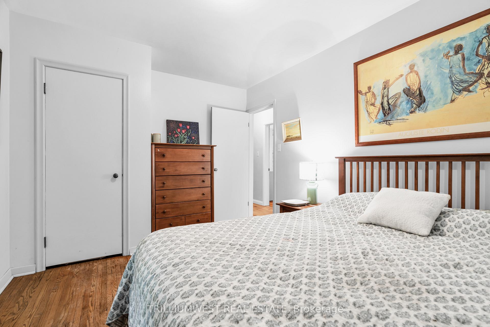 Photo 9 of 11 Cadillac Drive, Guelph, St. George's — HOMEH