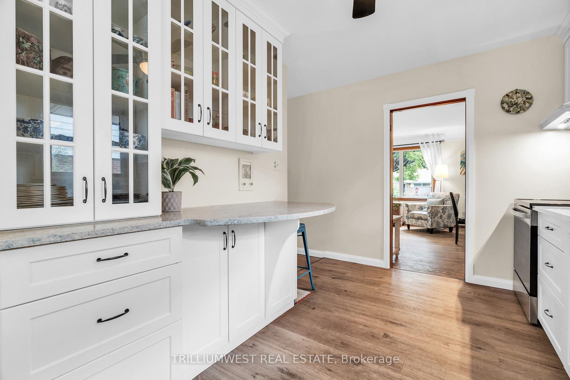 Photo 16 of 11 Cadillac Drive, Guelph, St. George's — HOMEH