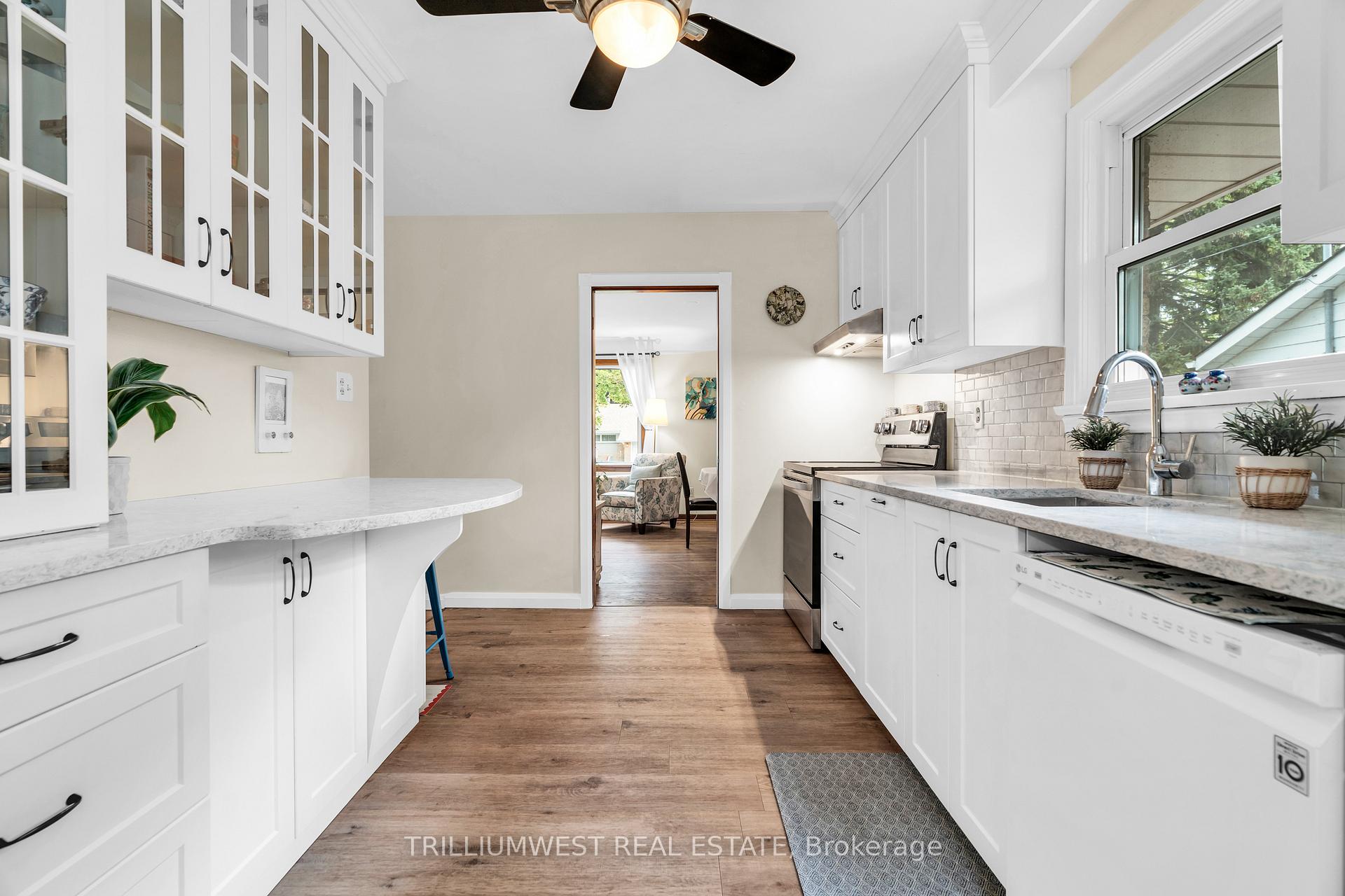 Photo 17 of 11 Cadillac Drive, Guelph, St. George's — HOMEH