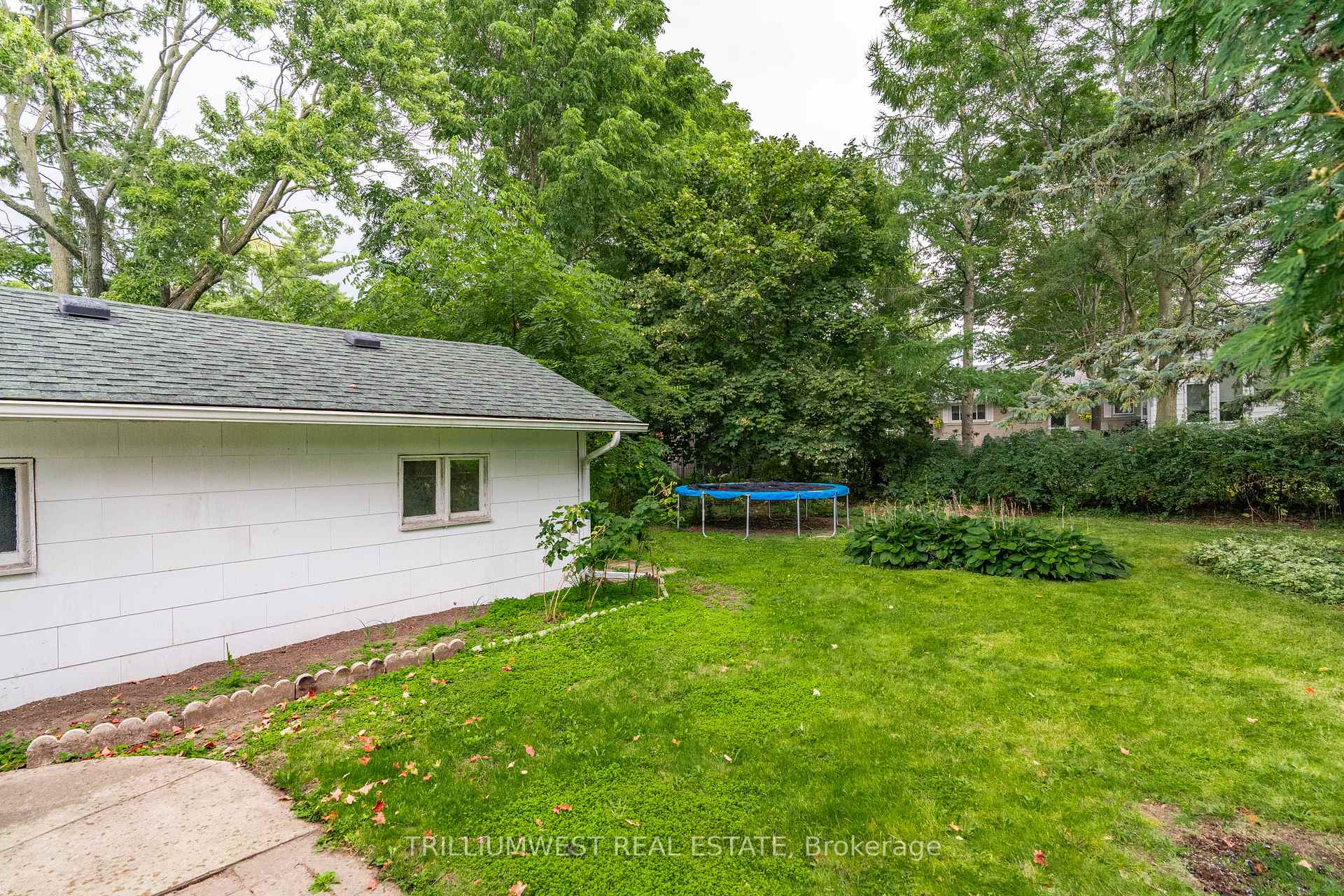 Photo 33 of 11 Cadillac Drive, Guelph, St. George's — HOMEH