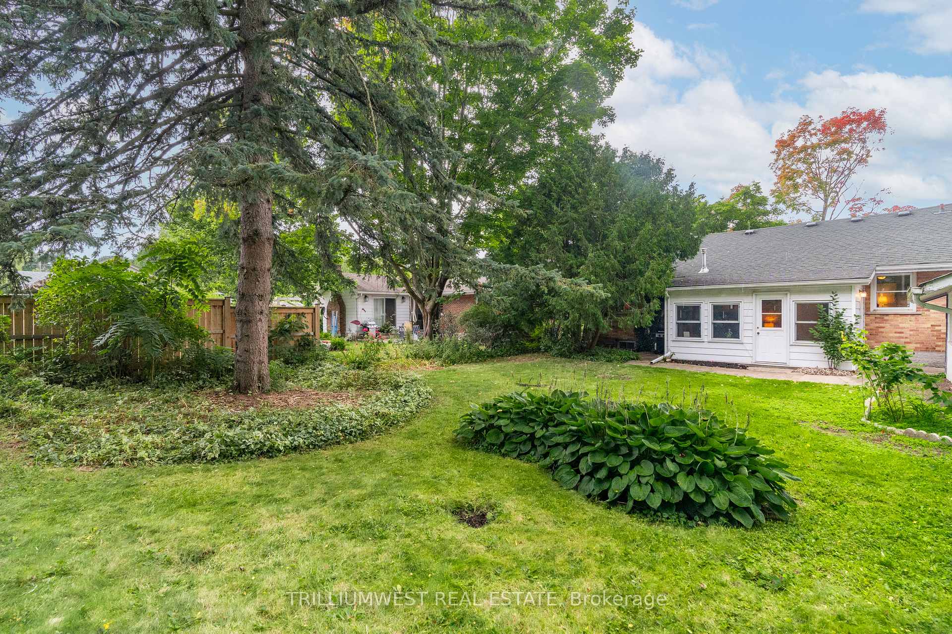 Photo 38 of 11 Cadillac Drive, Guelph, St. George's — HOMEH