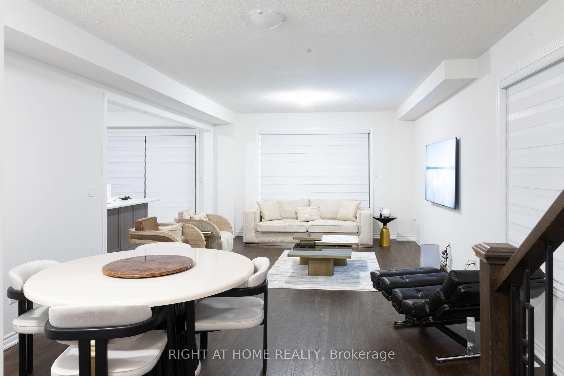 Photo 3 of 28 Bannister Road, Barrie, Rural Barrie Southeast — HOMEH