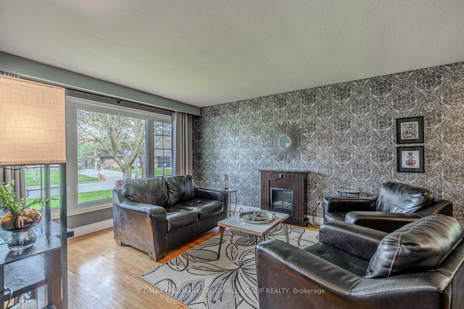 Photo 6 of 47 Marshall Street, Barrie, Allandale Heights — HOMEH