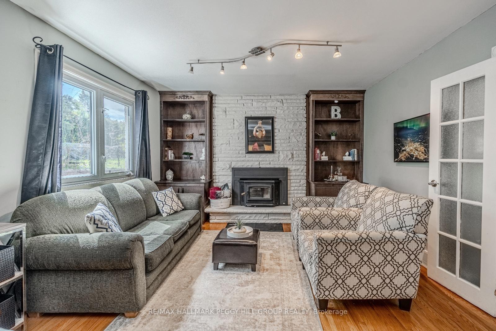 Photo 10 of 47 Marshall Street, Barrie, Allandale Heights — HOMEH