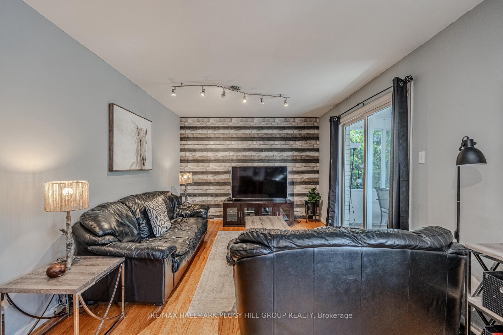 Photo 11 of 47 Marshall Street, Barrie, Allandale Heights — HOMEH