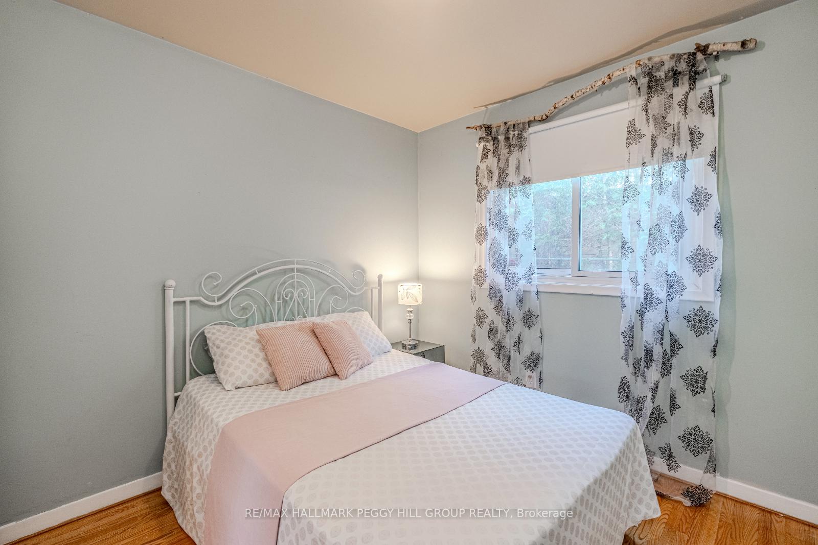 Photo 12 of 47 Marshall Street, Barrie, Allandale Heights — HOMEH