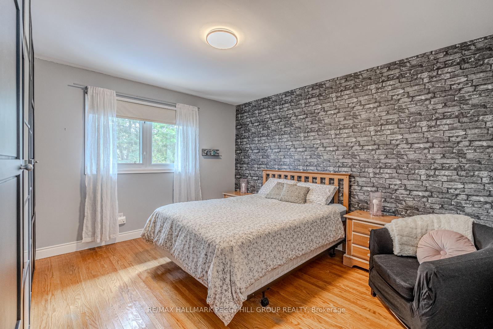Photo 14 of 47 Marshall Street, Barrie, Allandale Heights — HOMEH