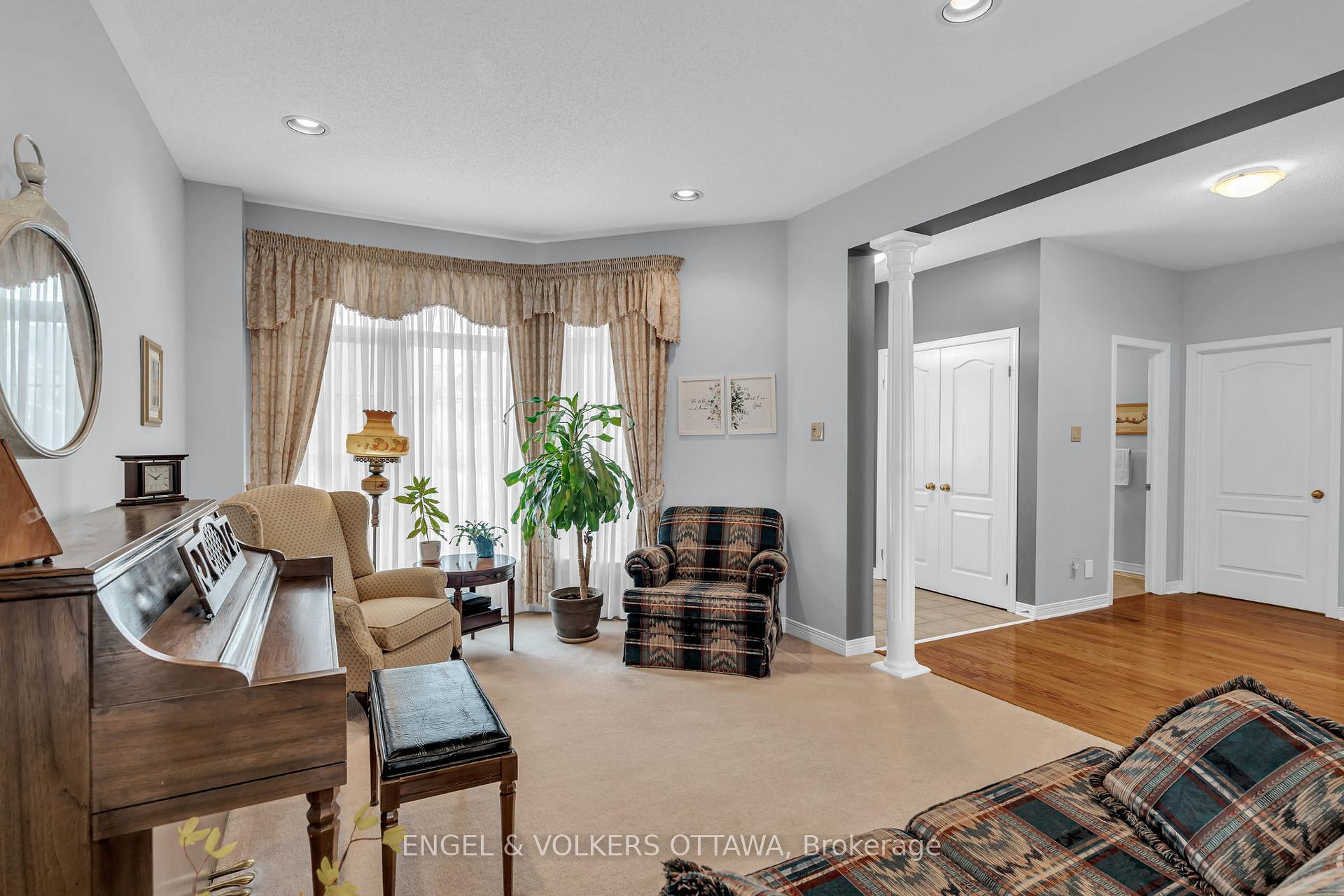 Photo 8 of 11 Dylan Way, Ottawa, Barrhaven East — HOMEH