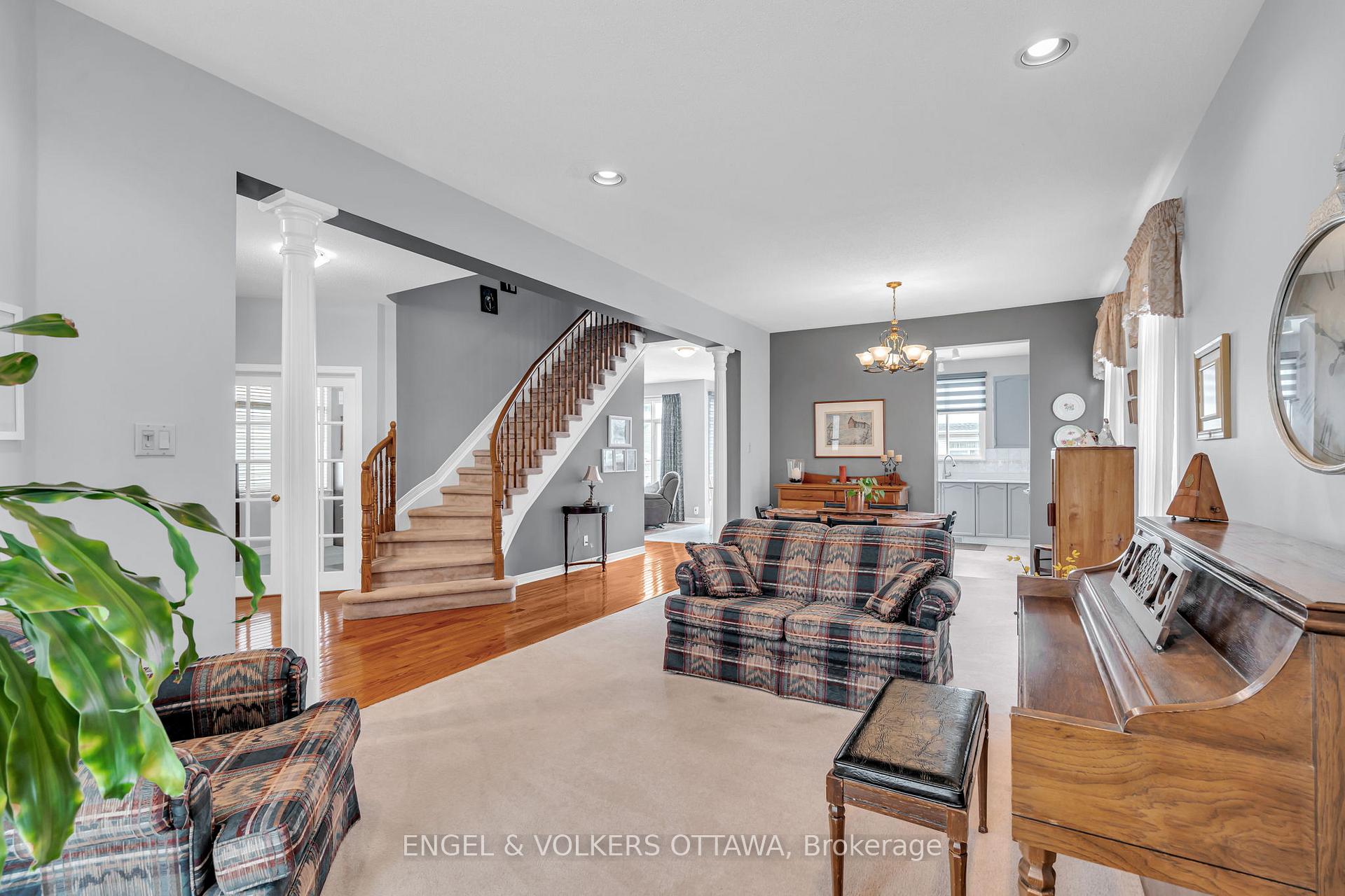 Photo 9 of 11 Dylan Way, Ottawa, Barrhaven East — HOMEH