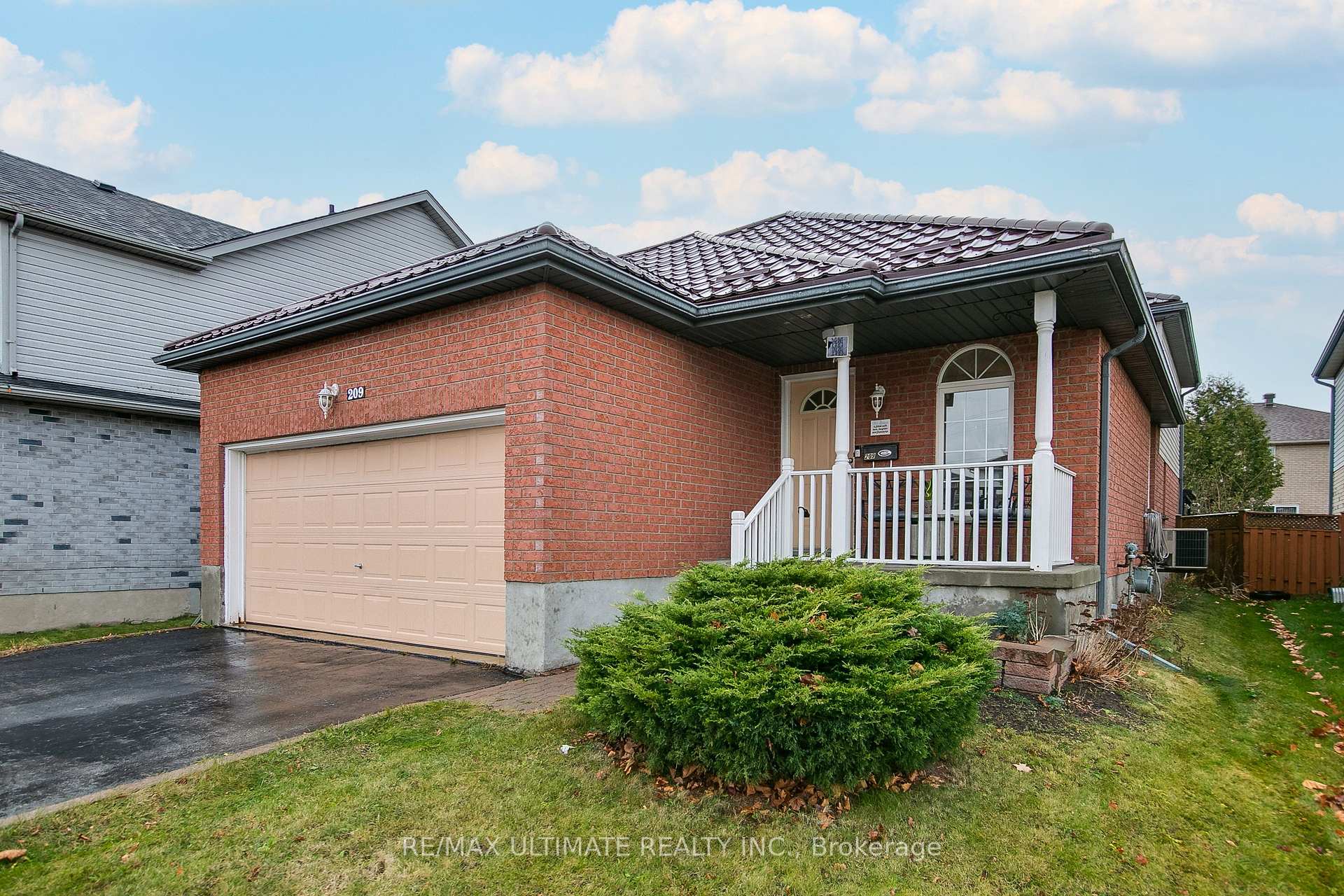Photo 1 of 209 Deerpath Drive, Guelph, Willow West/Sugarbush/West Acres — HOMEH