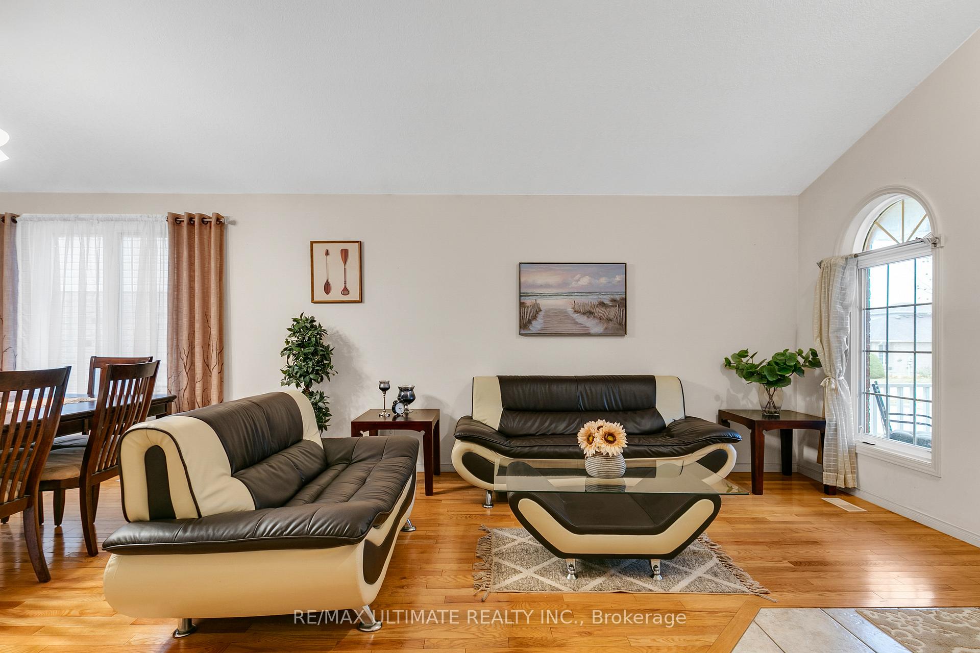 Photo 3 of 209 Deerpath Drive, Guelph, Willow West/Sugarbush/West Acres — HOMEH