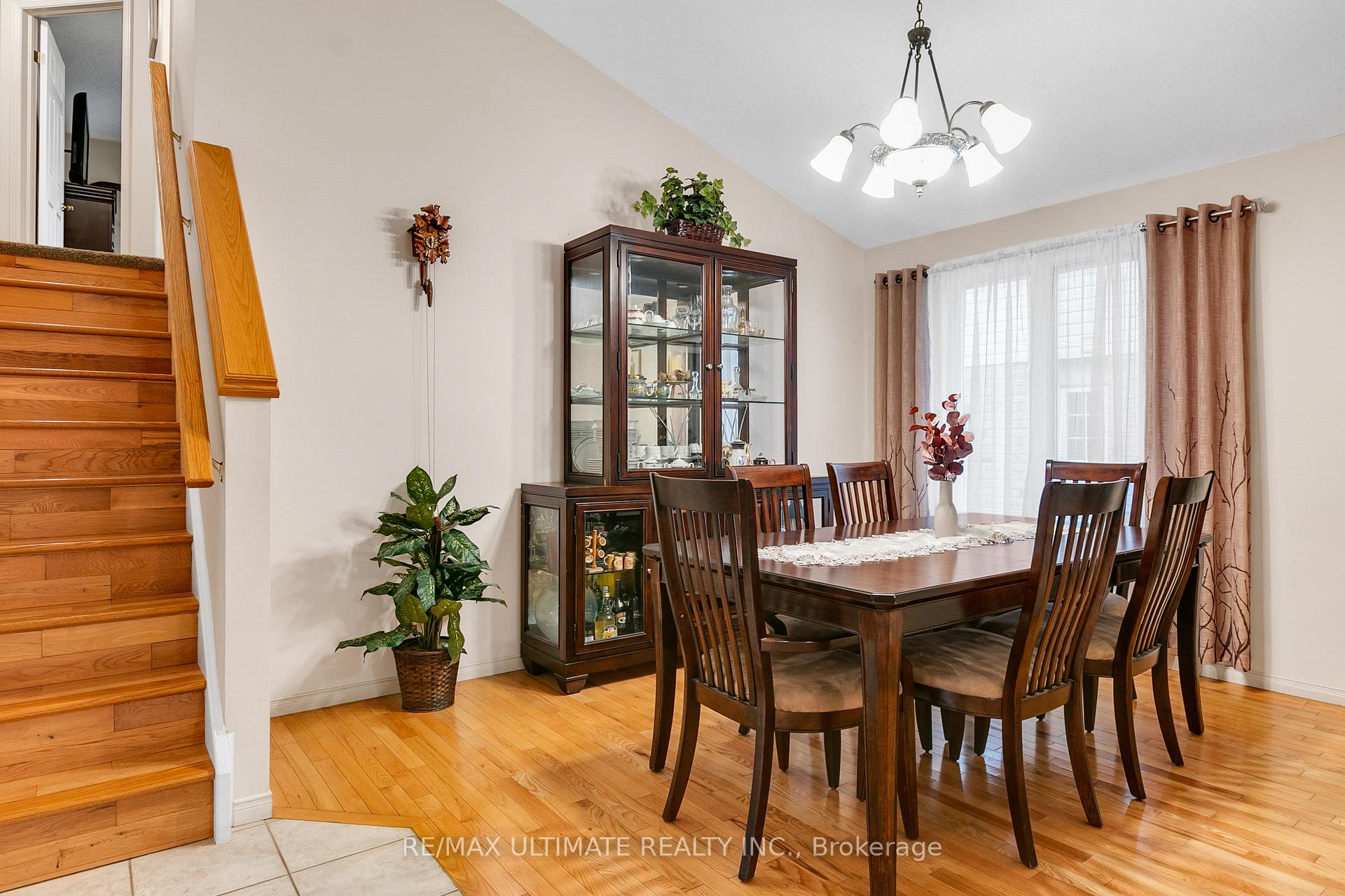 Photo 6 of 209 Deerpath Drive, Guelph, Willow West/Sugarbush/West Acres — HOMEH