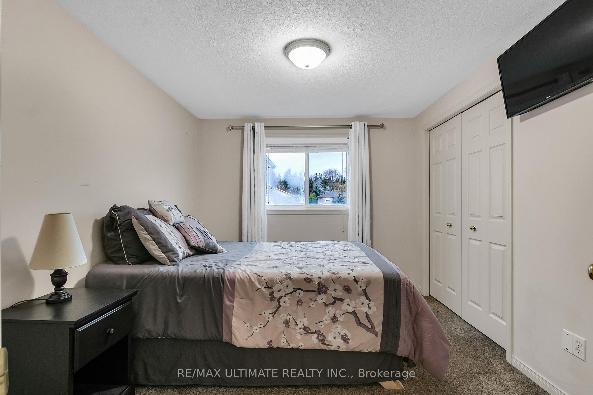 Photo 16 of 209 Deerpath Drive, Guelph, Willow West/Sugarbush/West Acres — HOMEH